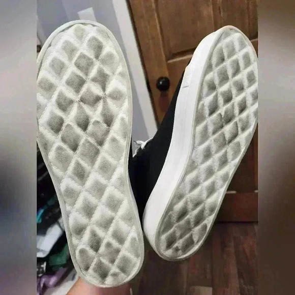 Hurley Women's Hi-top Sneaker Size 10 M Black And White - Picture 8 of 8